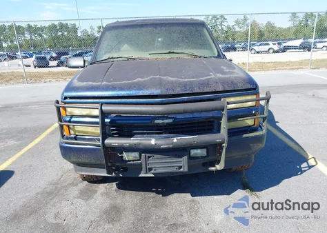 2000 Chevrolet Tahoe Z71 from USA, damaged, VIN 1GNEK13R9YR172252